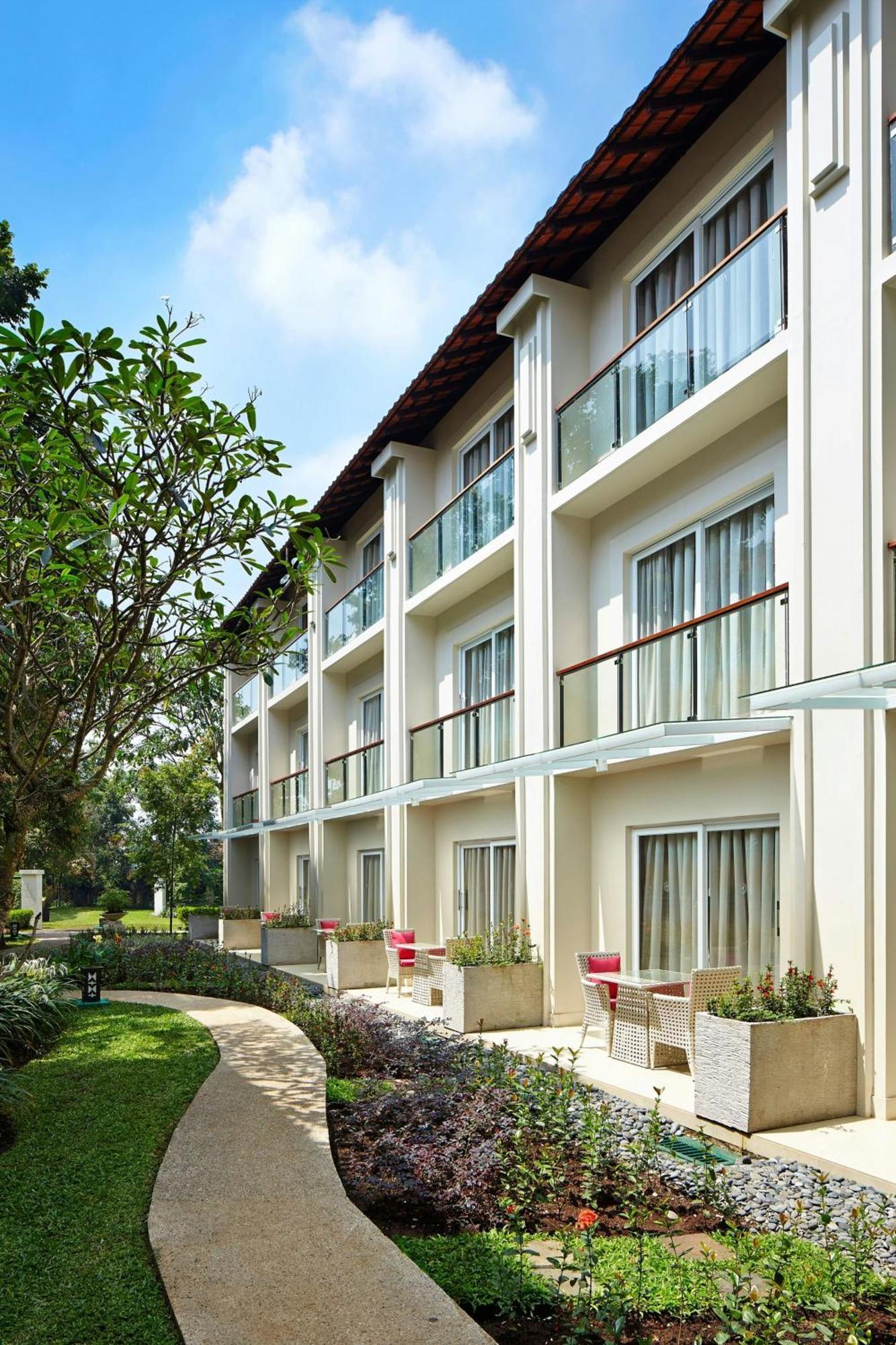 Sheraton Bandung Hotel & Towers Extérieur photo